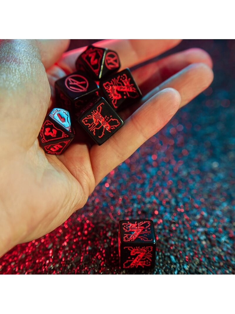 Cyberpunk RED Essential kauliukų rinkinys juodos ir raudonos spalvos 8 Cyberpunk RED Essential kauliukų rinkinys juodos ir raudonos spalvos 8