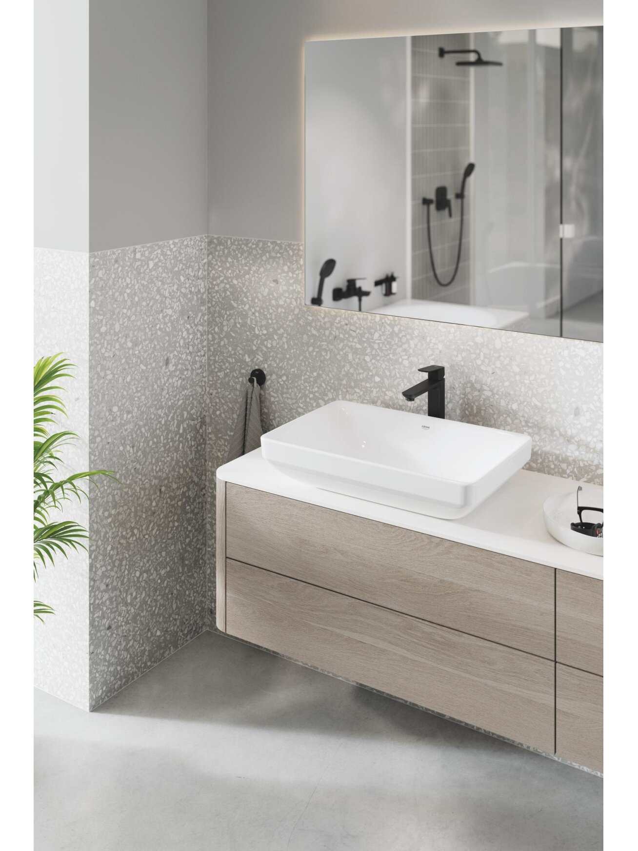 Praustuvo maišytuvas Grohe Cubeo, 1/2", XL dydžio, matinė juoda sp. 4 Praustuvo maišytuvas Grohe Cubeo, 1/2", XL dydžio, matinė juoda sp. 4