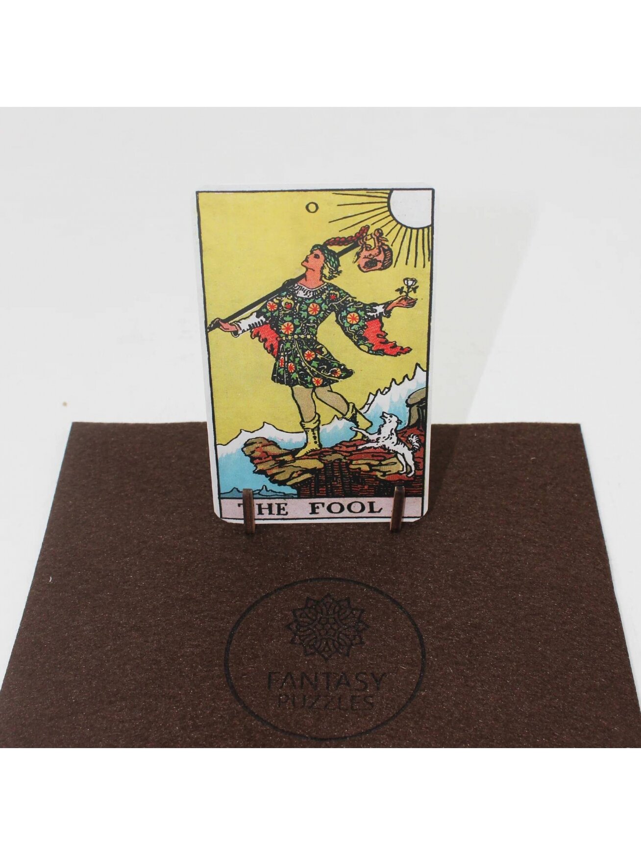 Tarot: The Fool (Rider-Waite) Dėlionė Iš Medžio (250 detalių) Fantasy Puzzles 4
