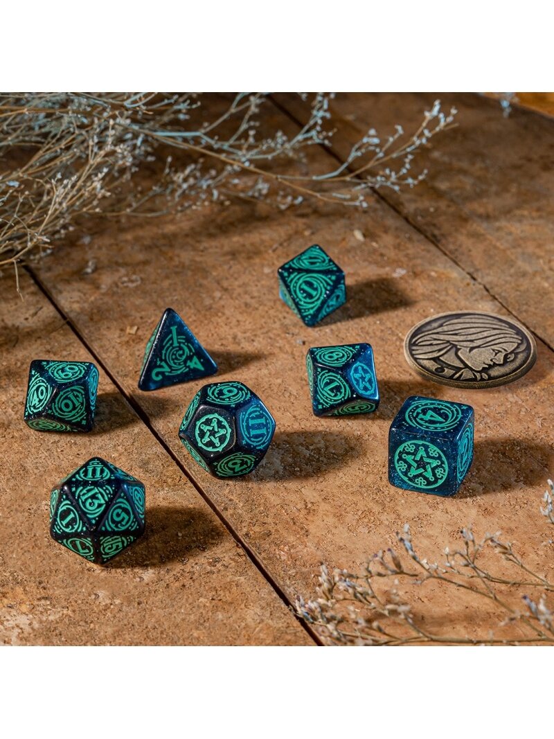 The Witcher Yennefer kauliukų rinkinys tamsiai mėlynos ir turkio spalvos 2 The Witcher Yennefer kauliukų rinkinys tamsiai mėlynos ir turkio spalvos 2